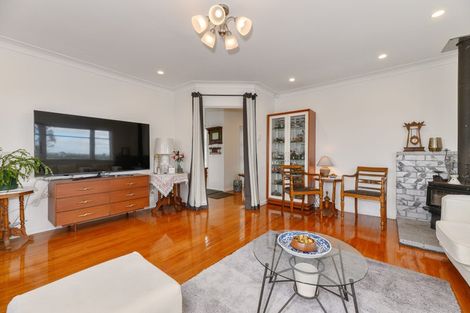 Photo of property in 52 Don Buck Road, Massey, Auckland, 0614