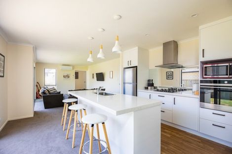 Photo of property in 15 Nukuroa Close, Waitara, 4320