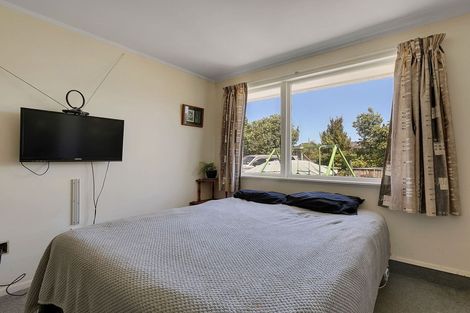 Photo of property in 24 Surprise Place, Cannons Creek, Porirua, 5024