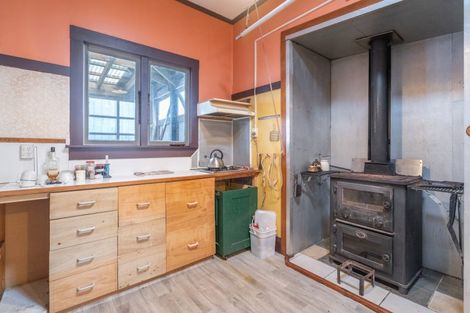 Photo of property in 64 Hastings Street, Ohai, 9635