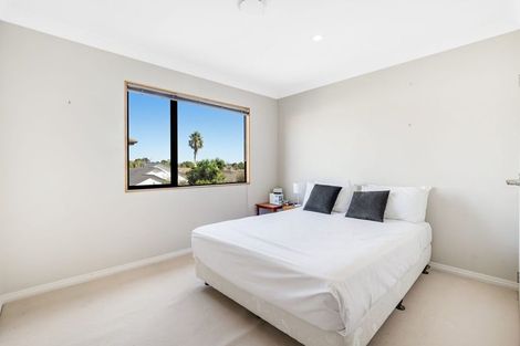 Photo of property in 6 Cherrywood Crescent, Northpark, Auckland, 2013