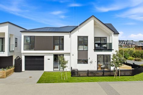 Photo of property in 15 Nerita Place, Long Bay, 0630