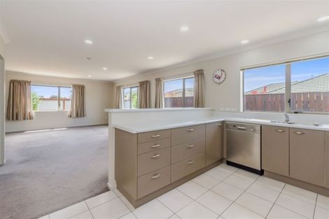 Photo of property in 16 Manhattan Court, Paraparaumu Beach, Paraparaumu, 5032