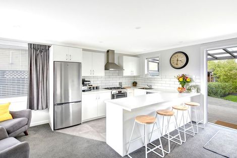 Photo of property in 71 Macandrew Road, South Dunedin, Dunedin, 9012