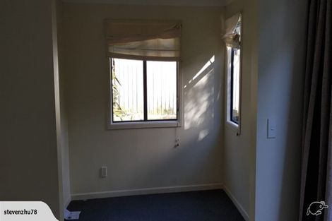 Photo of property in 152a Newlands Road, Newlands, Wellington, 6037