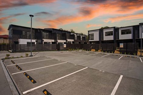 Photo of property in 1 Meg Lane, Glen Eden, Auckland, 0602