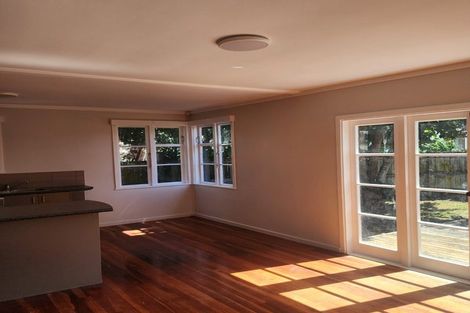 Photo of property in 44 Edmonton Road, Henderson, Auckland, 0612