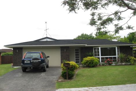 Photo of property in 30 Evanda Crescent, Conifer Grove, Takanini, 2112