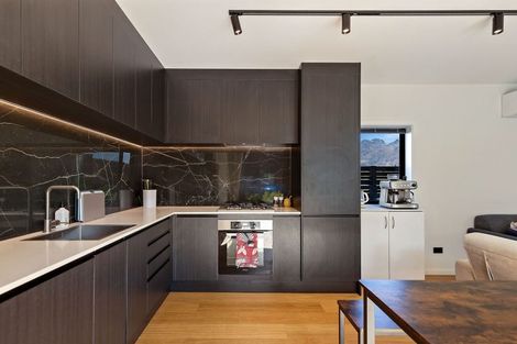 Photo of property in 5 Curvey Court, Jacks Point, 9371