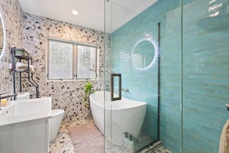 Photo of property in 1/66 Cockayne Crescent, Sunnynook, Auckland, 0620