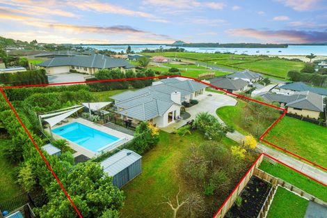 Photo of property in 10 Tralee Street, Omokoroa, 3114