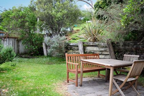 Photo of property in 11 Hillside Crescent, Leigh, 0985