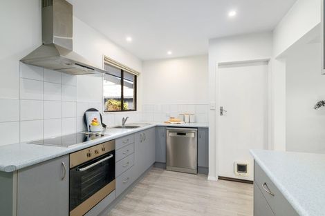 Photo of property in 2/10 Guise Lane, Hillmorton, Christchurch, 8025