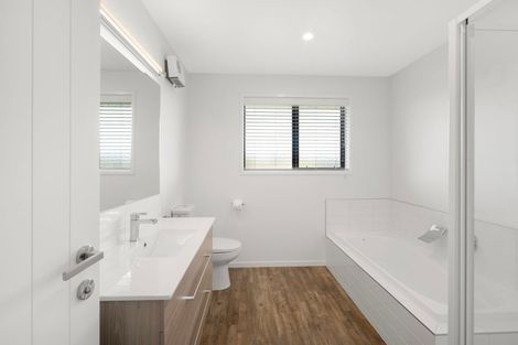 Photo of property in 24 Whitcombe Place, Darfield, 7571