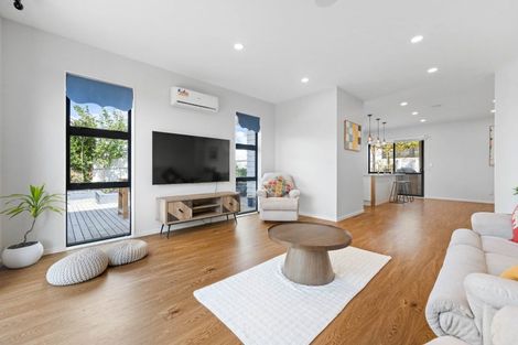 Photo of property in 2 Gemscott Crescent, Huapai, Kumeu, 0810