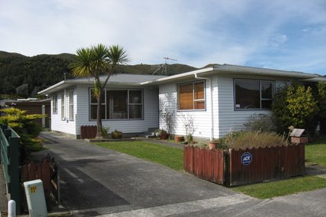 Photo of property in 174 Wise Street, Wainuiomata, Lower Hutt, 5014
