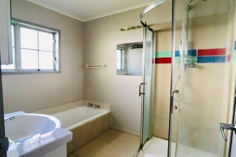 Photo of property in 13 Palliser Lane, Browns Bay, Auckland, 0630