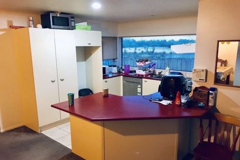 Photo of property in 51 De Havilland Drive, Goodwood Heights, Auckland, 2105