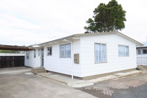 Photo of property in 77 Chichester Drive, Rosehill, Papakura, 2113