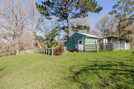 Photo of property in 208 Adelaide Road, Dannevirke, 4930