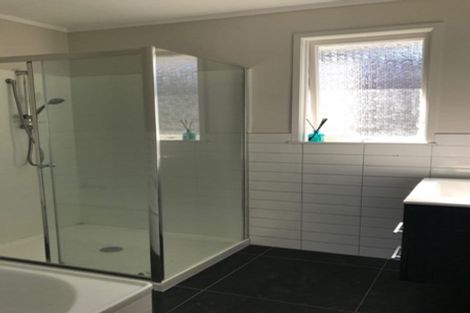 Photo of property in 18 Juniper Road, Sunnynook, Auckland, 0620