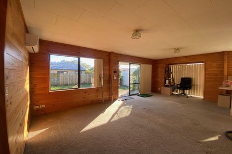 Photo of property in 26 Sutton Crescent, Papakura, 2110