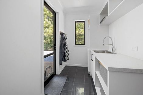 Photo of property in 12 Lancewood Way, Kinloch, Taupo, 3377