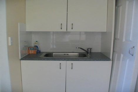 Photo of property in 47 Thatcher Street, Mission Bay, Auckland, 1071