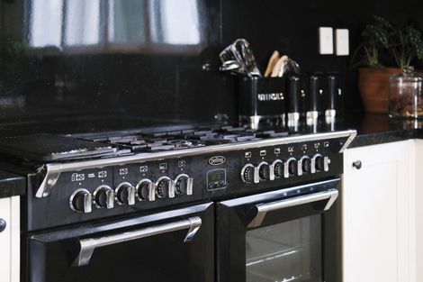 Photo of property in 62 Barraud Street, Dannevirke, 4930