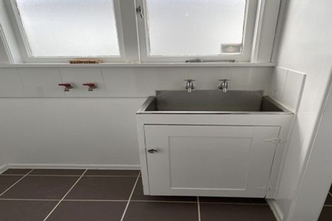 Photo of property in 16 Bangor Street, Point Chevalier, Auckland, 1022