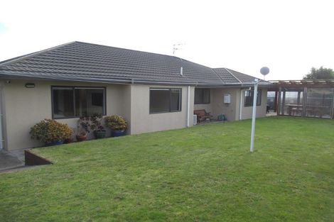 Photo of property in 37 Guildford Drive, Paraparaumu, 5032