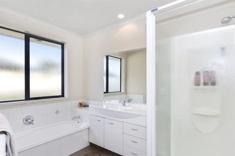 Photo of property in 710 Gloucester Road, Papamoa Beach, Papamoa, 3118