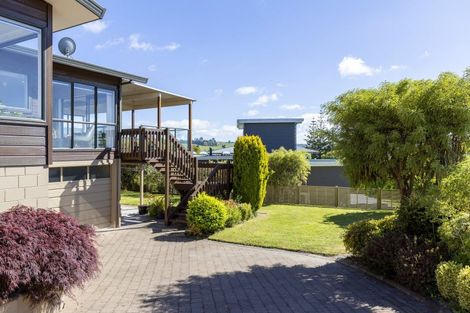 Photo of property in 1 Scenic Heights, Acacia Bay, Taupo, 3330