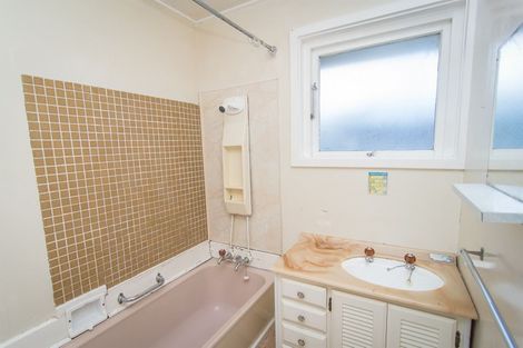 Photo of property in 2 North Street, Winchester, 7985