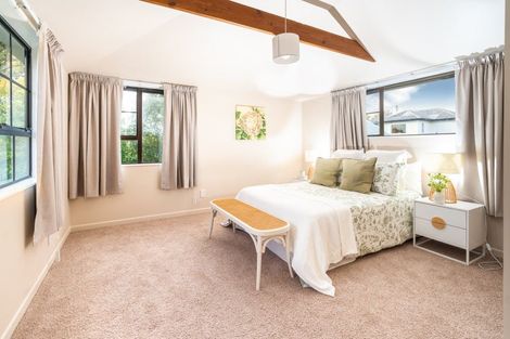 Photo of property in 2/136 Karori Road, Karori, Wellington, 6012