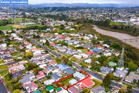 Photo of property in 31 Cobham Crescent, Kelston, Auckland, 0602