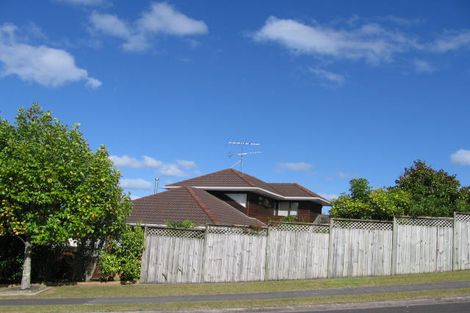 Photo of property in 4 Rifleman Rise, Unsworth Heights, Auckland, 0632
