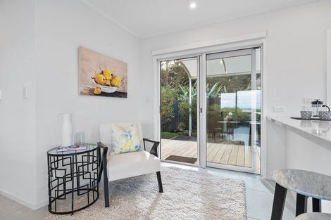 Photo of property in 1/28a Ravenwood Drive, Forrest Hill, Auckland, 0620