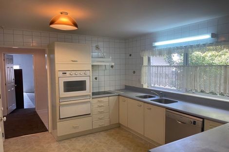 Photo of property in 2 Kerlin Crescent, West Harbour, Auckland, 0618