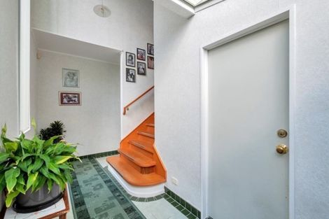 Photo of property in 33 Rangeview Road, Sunnyvale, Auckland, 0612