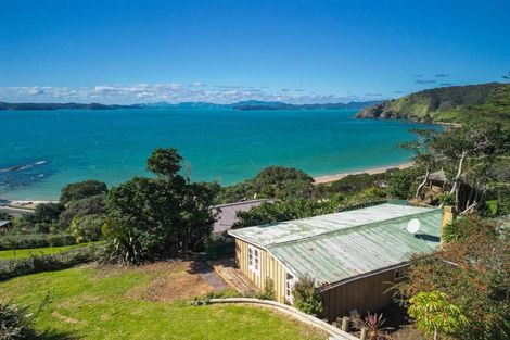 Photo of property in 4 Queens View Road, Russell, 0202