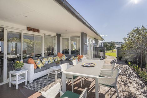 Photo of property in 8 Topping Place, Whitianga, 3510