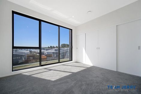 Photo of property in 14 Parahau Road, Papakura, 2110