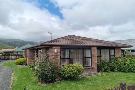 Photo of property in 52 Arawhata Road, Paraparaumu, 5032