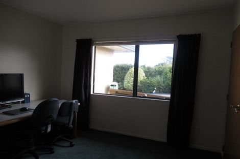 Photo of property in 37 Guildford Drive, Paraparaumu, 5032
