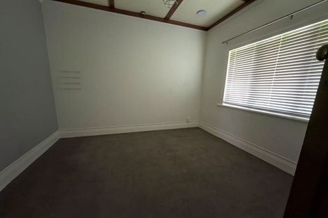 Photo of property in 189 Titirangi Road, Titirangi, Auckland, 0604