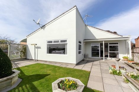 Photo of property in 14 Del Mar Place, Merrilands, New Plymouth, 4312