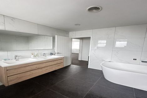 Photo of property in 217 Tripoli Road, Point England, Auckland, 1072