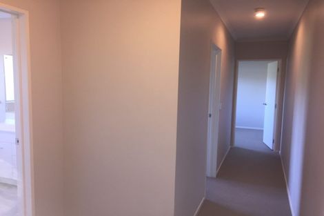 Photo of property in 16 Mckinley Road, Sunnyvale, Auckland, 0612