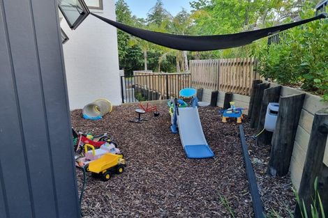 Photo of property in 4a Manon Crescent, Greenhithe, Auckland, 0632